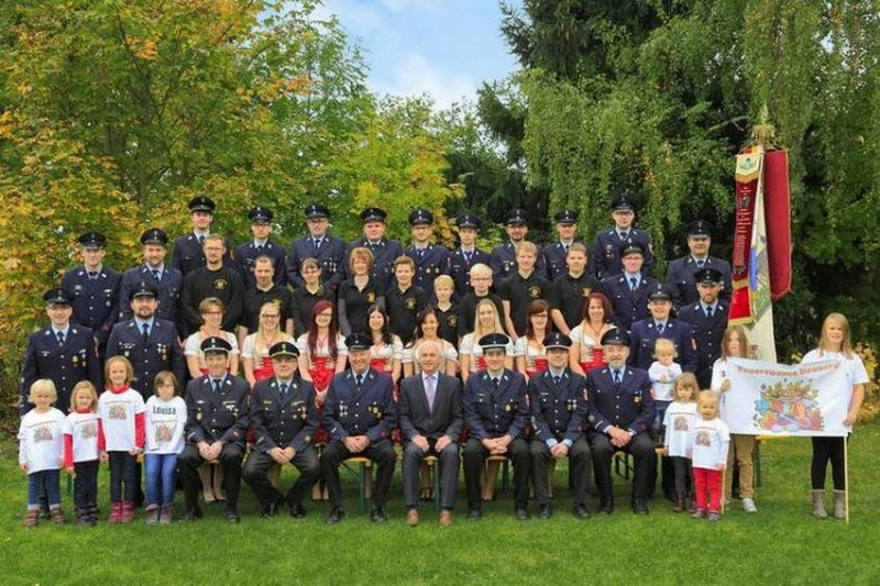 Gruppenfoto der FFW Neusorg